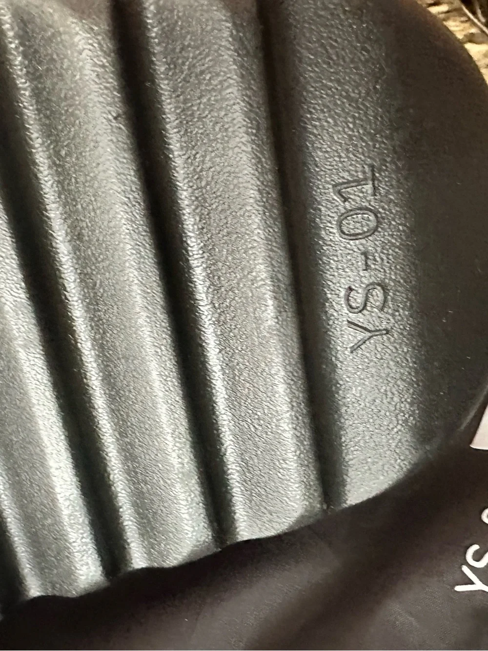 YZY YS-01 Black Slide Men’s Sizes 11 Brand New